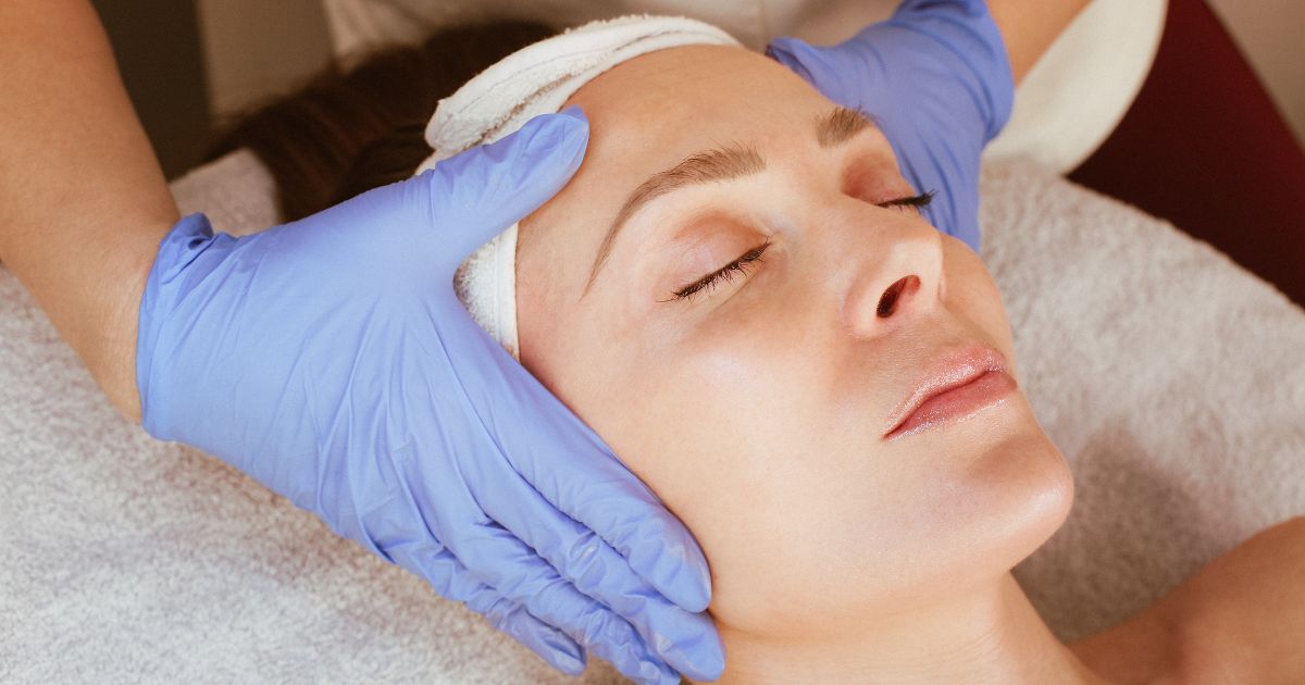 Top Treatments Offered by a Dermatologist in Aligarh - mdwcentre