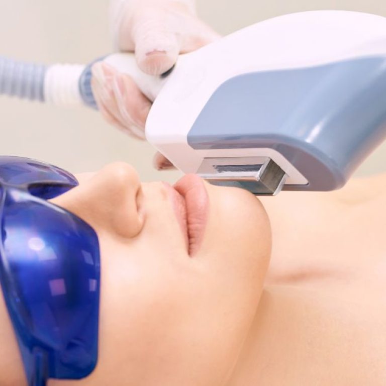 Best Dermatologist in Aligarh for Skin Care Support