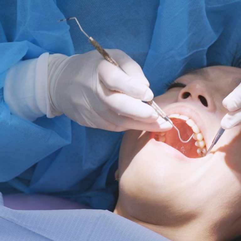 MDW Centre - Signs You Need the Best Dental Surgeon in Aligarh